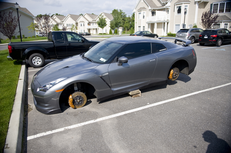 Nissan GTR wheels stolen